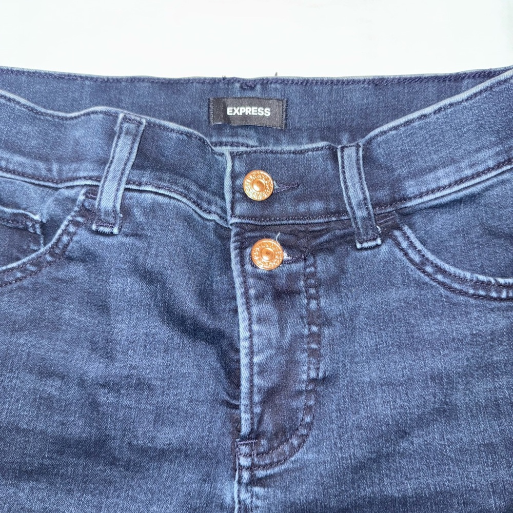 Express Women's Dark Blue Jeans, size 6R - Picture 4 of 6